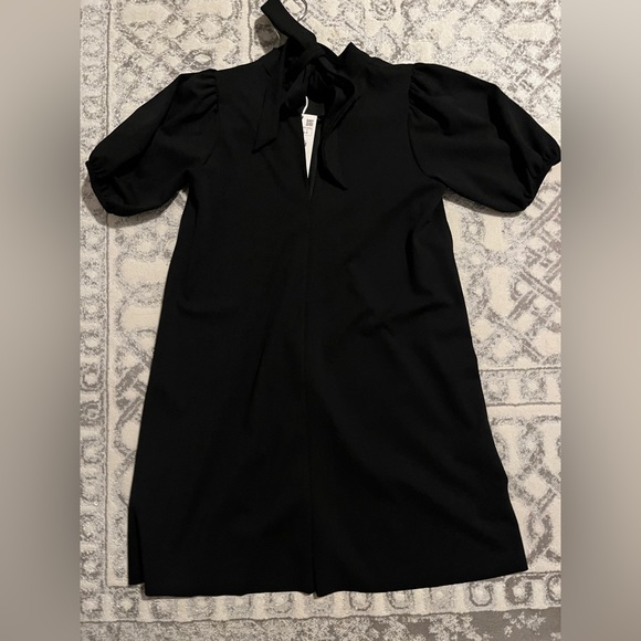 Black short modest dress with tag - Picture 1 of 2